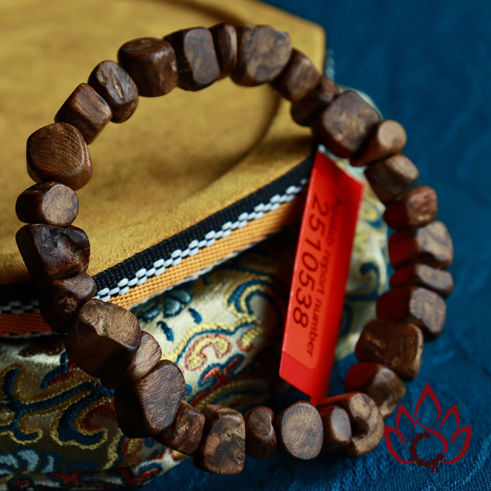 Vòng Trầm Hương Hạt Thô | Trầm Bì Rễ Tự Nhiên